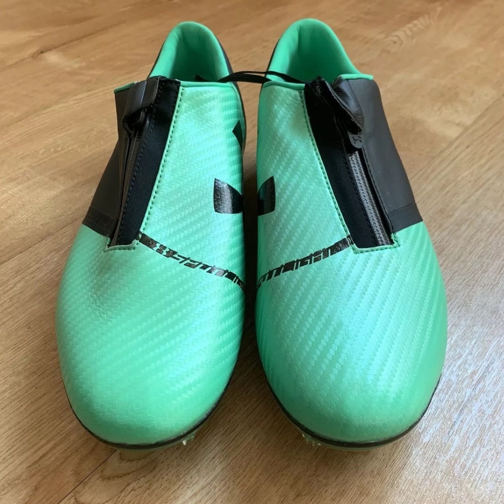 Under Armour Men’s Soccer Cleats Size 9